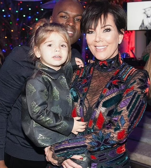 Access_Kardashian_10~4.jpg