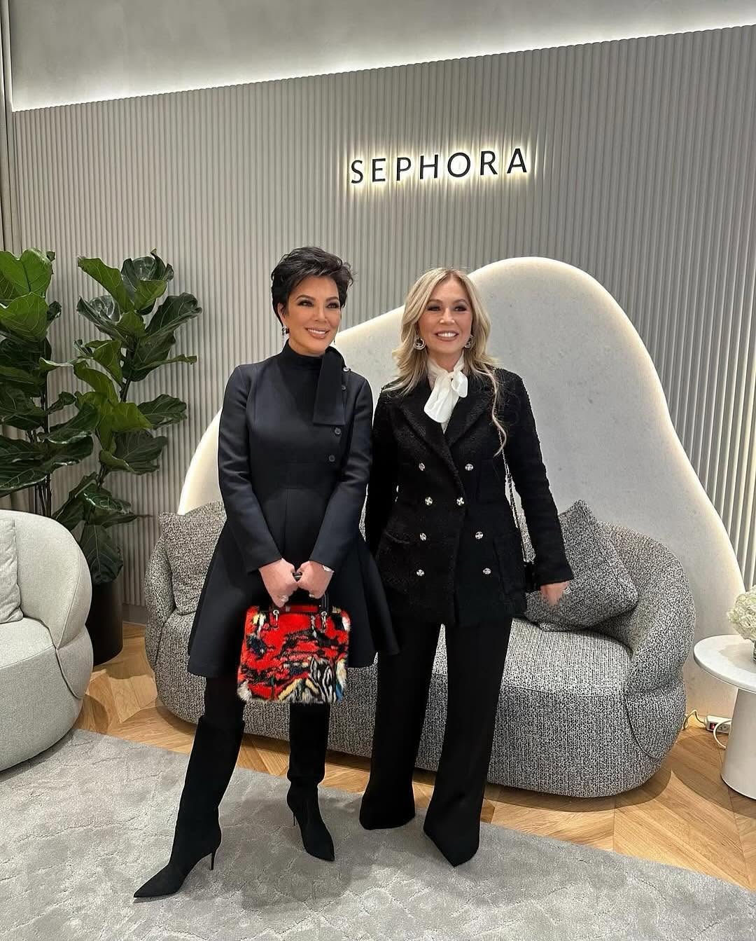 Access_Kardashian_10~5.jpg