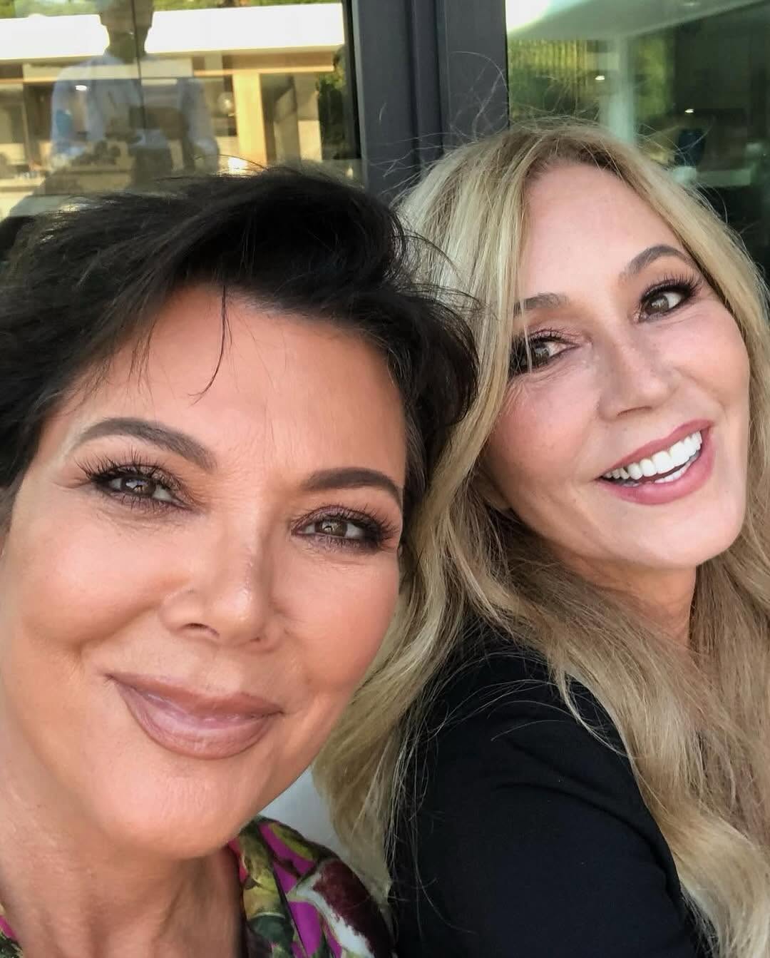 Access_Kardashian_11~4.jpg