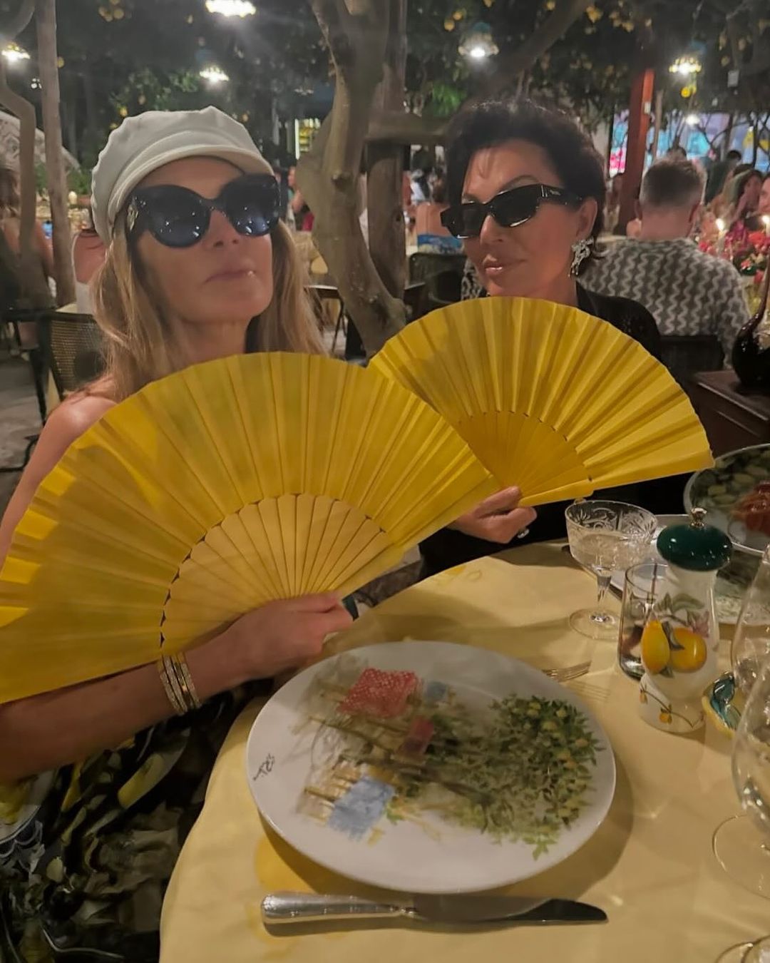 Access_Kardashian_12~0.jpg