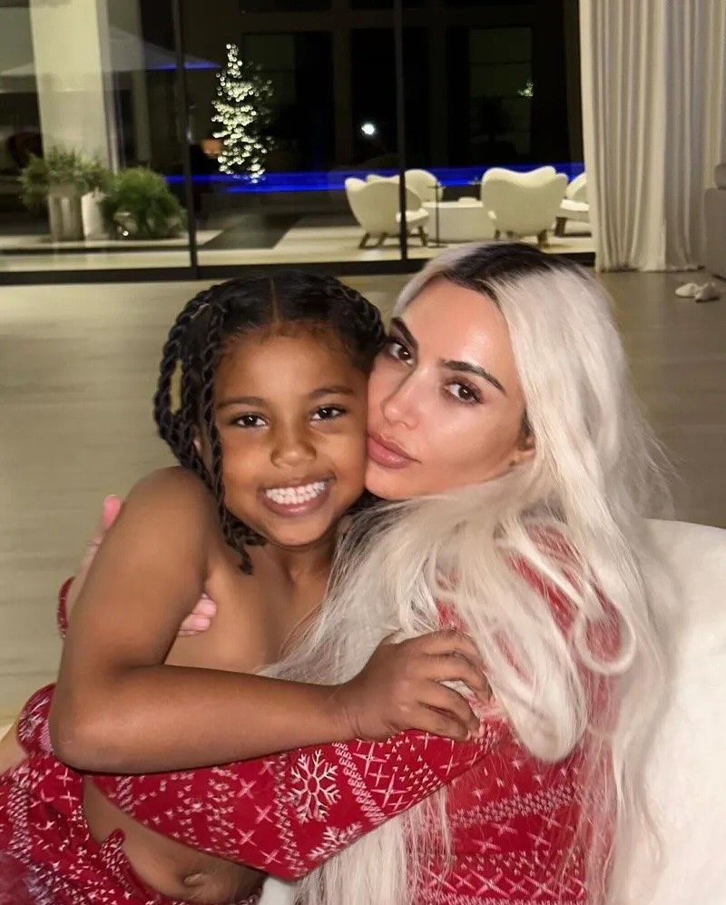 Access_Kardashian_12~1.jpg