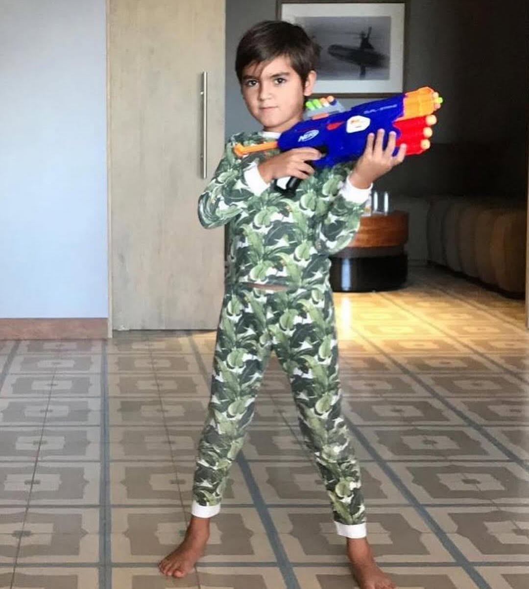 Access_Kardashian_13~3.jpg