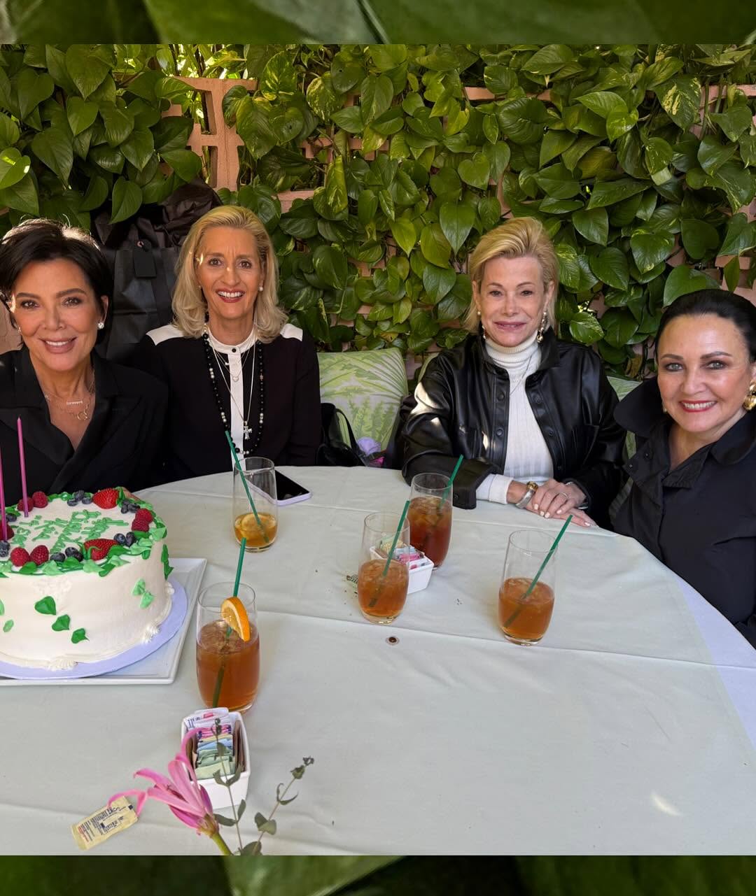 Access_Kardashian_16~2.jpg