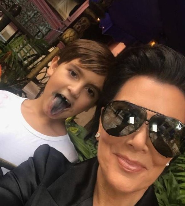 Access_Kardashian_2~5.jpg