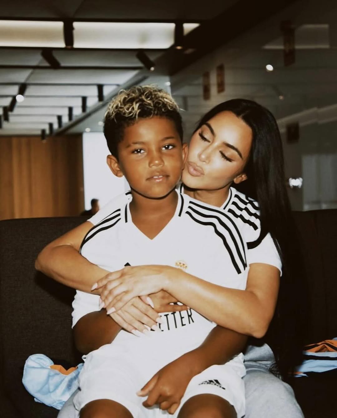 Access_Kardashian_5~3.jpg