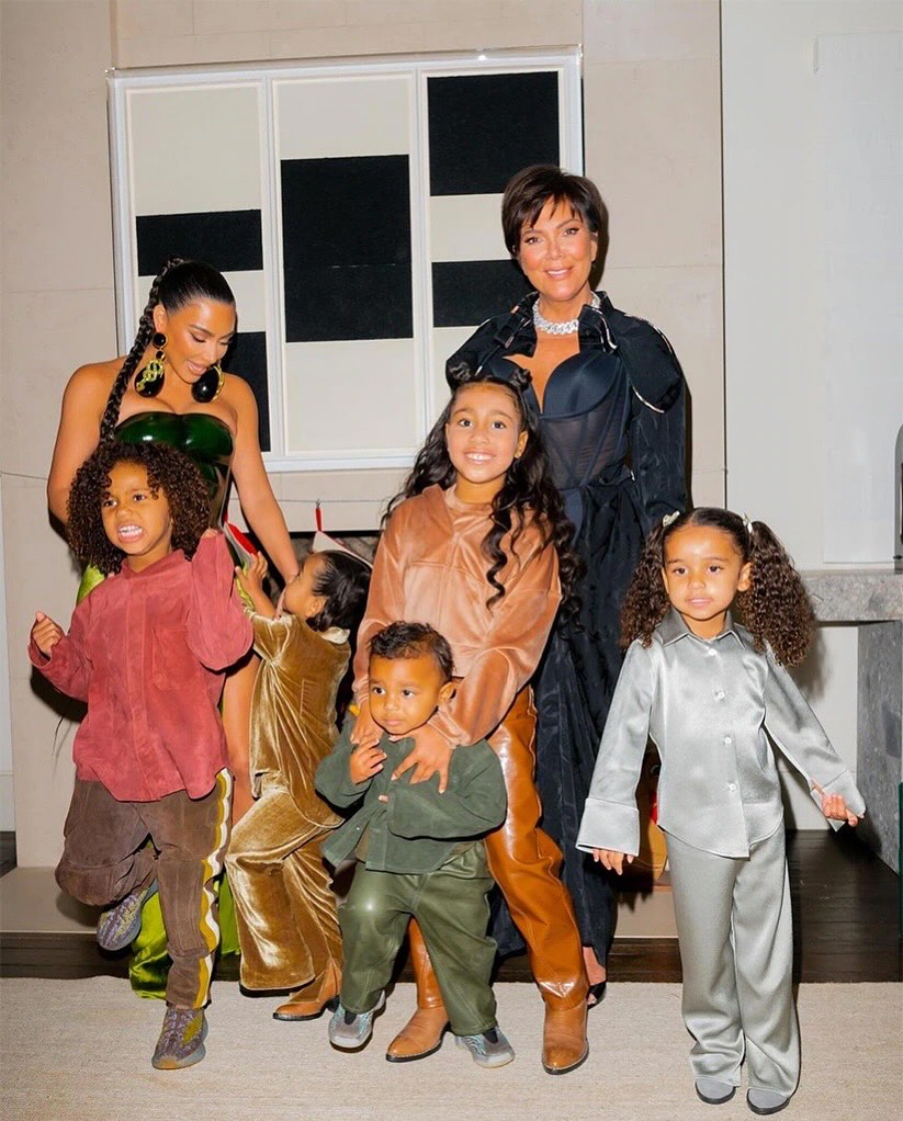Access_Kardashian_6~3.jpg
