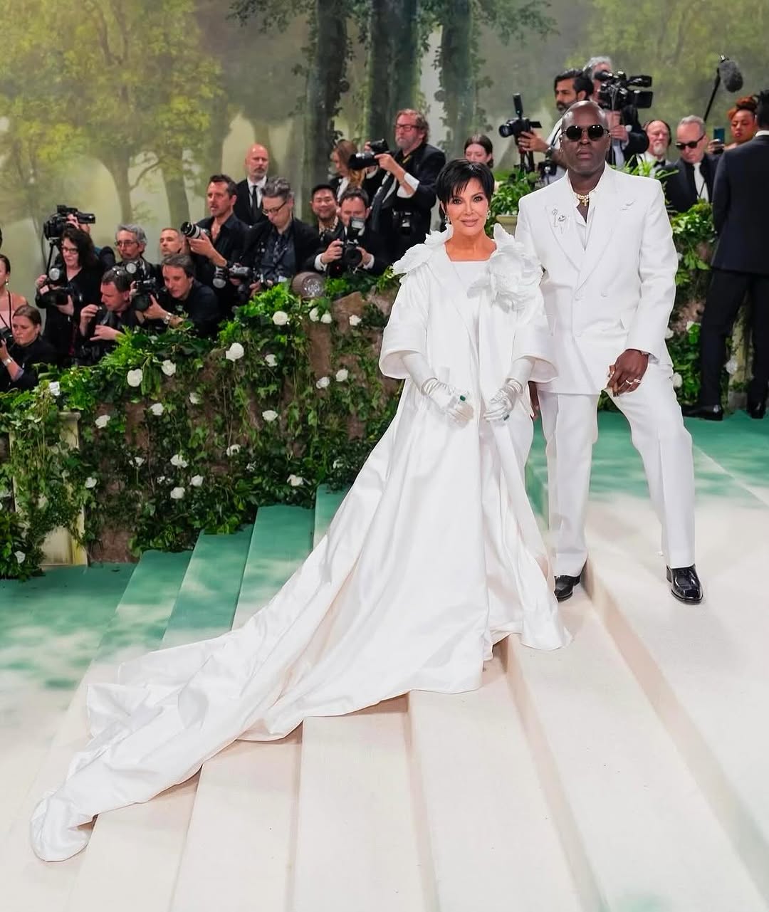 Access_Kardashian_6~8.jpg