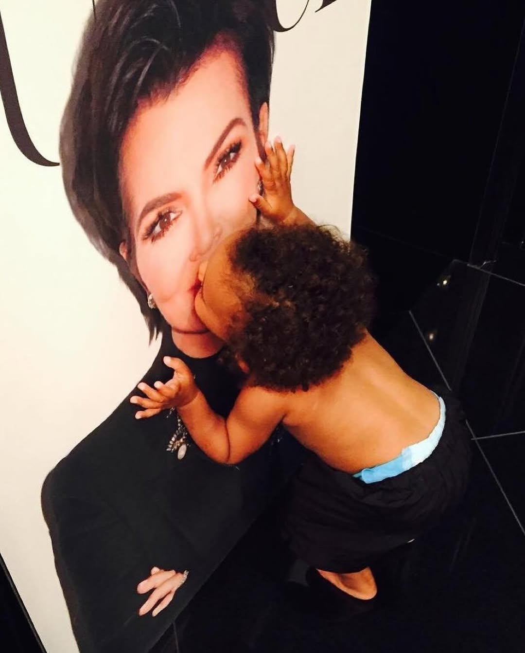 Access_Kardashian_7~3.jpg