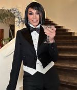 Access_Kardashian_13~4.jpg