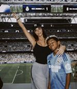 Access_Kardashian_15~0.jpg