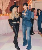 Access_Kardashian_1~0.jpg