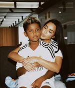 Access_Kardashian_5~3.jpg