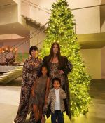 Access_Kardashian_7~8.jpg