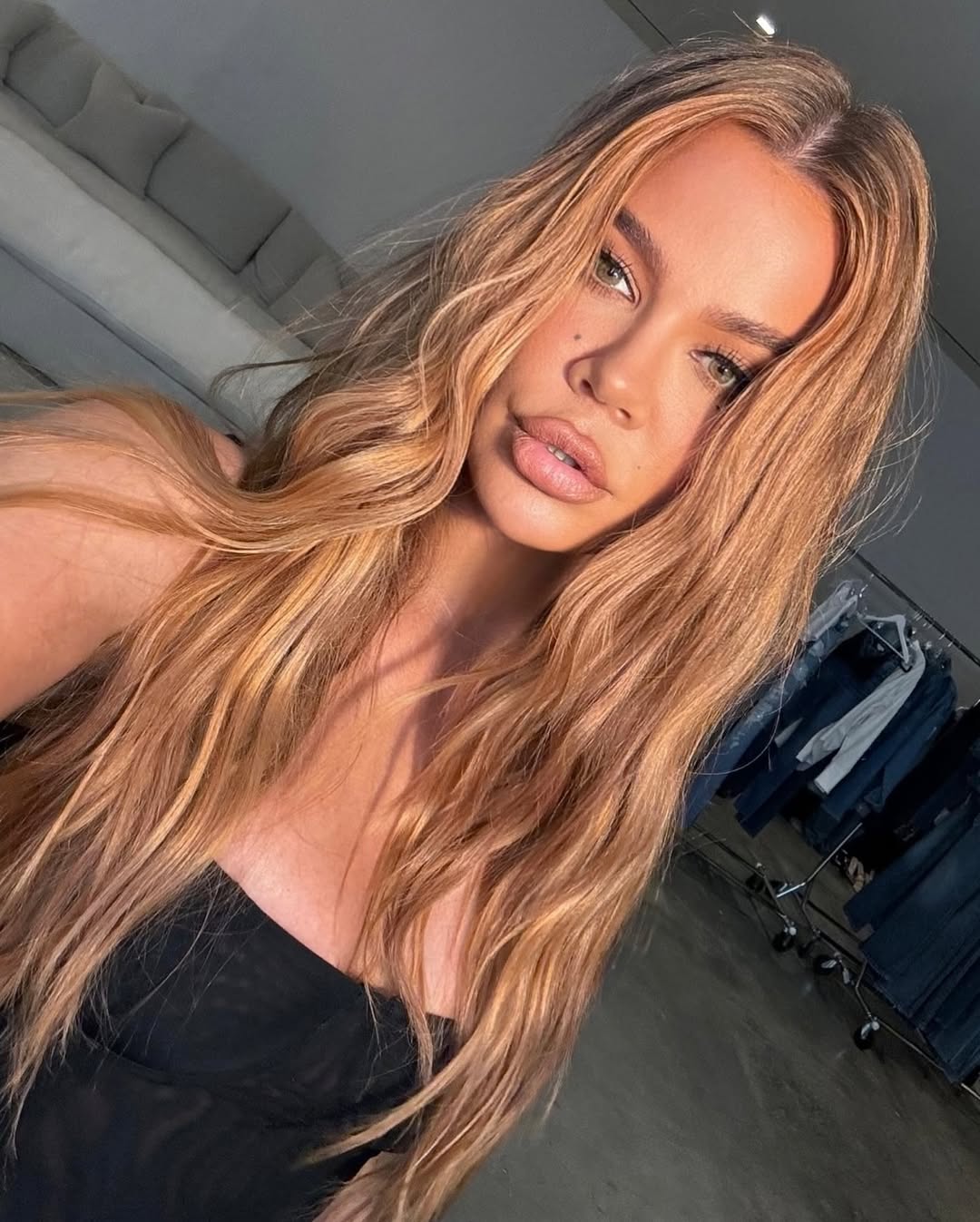 Access_Kardashian_1~0.jpg