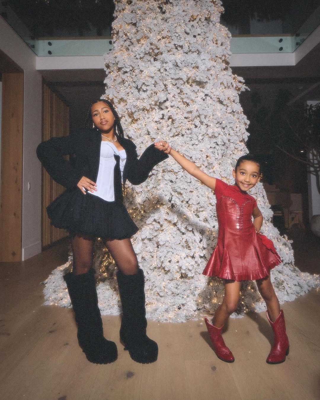 Access_Kardashian_10~4.jpg