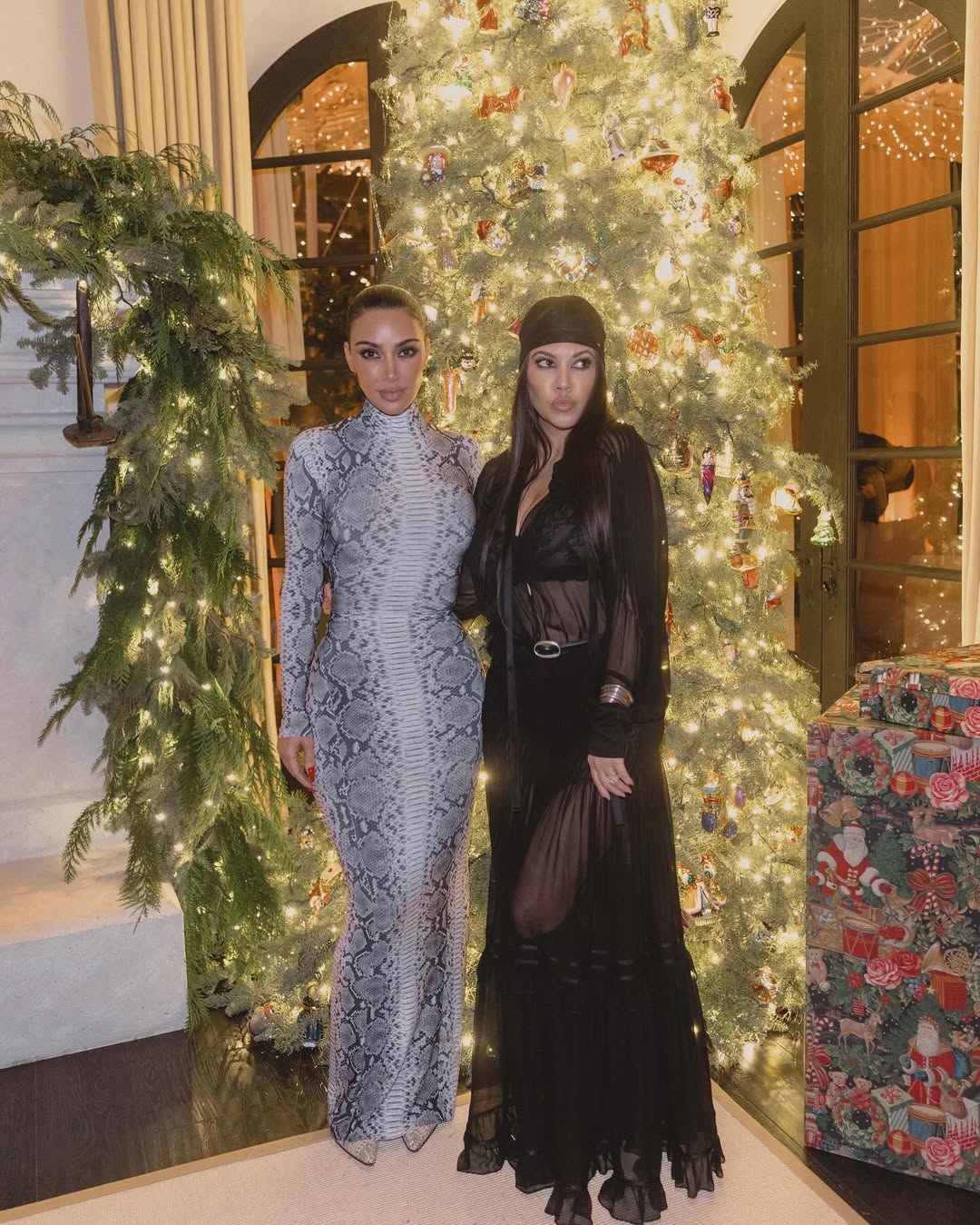 Access_Kardashian_20~2.jpg