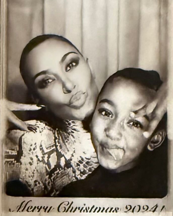 Access_Kardashian_24~1.jpg