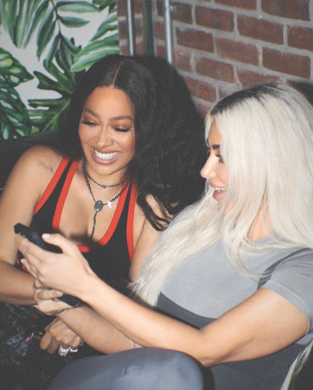 Access_Kardashian_4~0.jpg