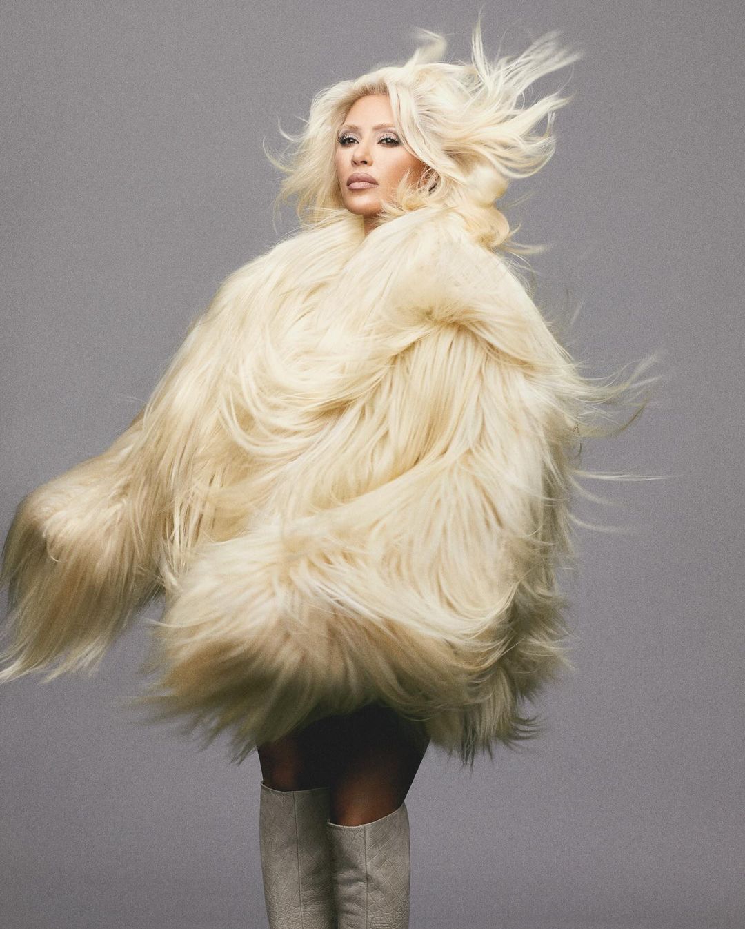 Access_Kardashian_7~0.jpg