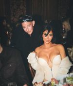 Access_Kardashian_16~0.jpg