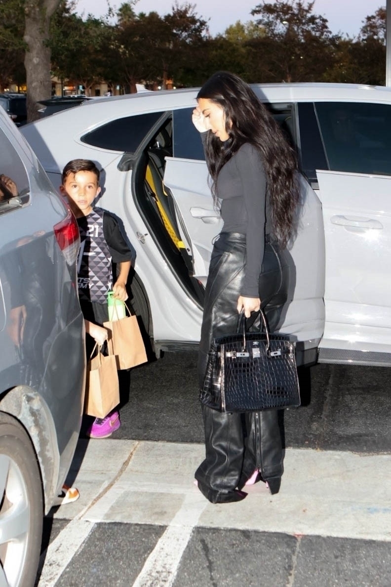 Access_Kardashian_03.jpg