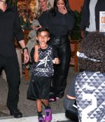 Access_Kardashian_011.jpg
