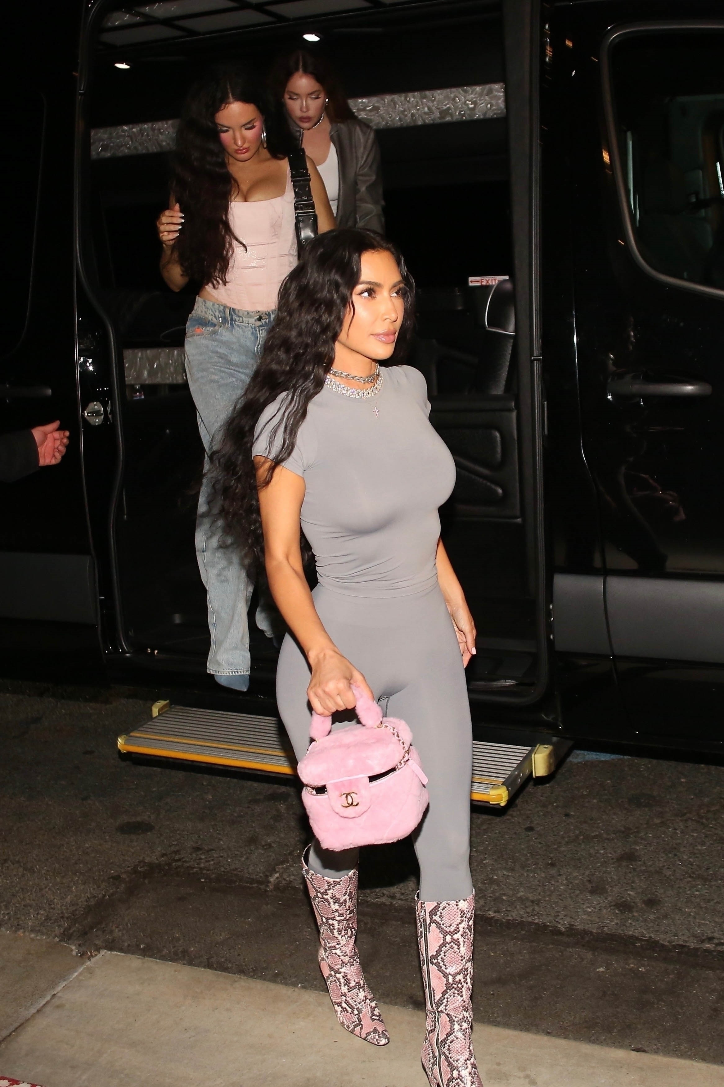 Access_Kardashian_03.jpg