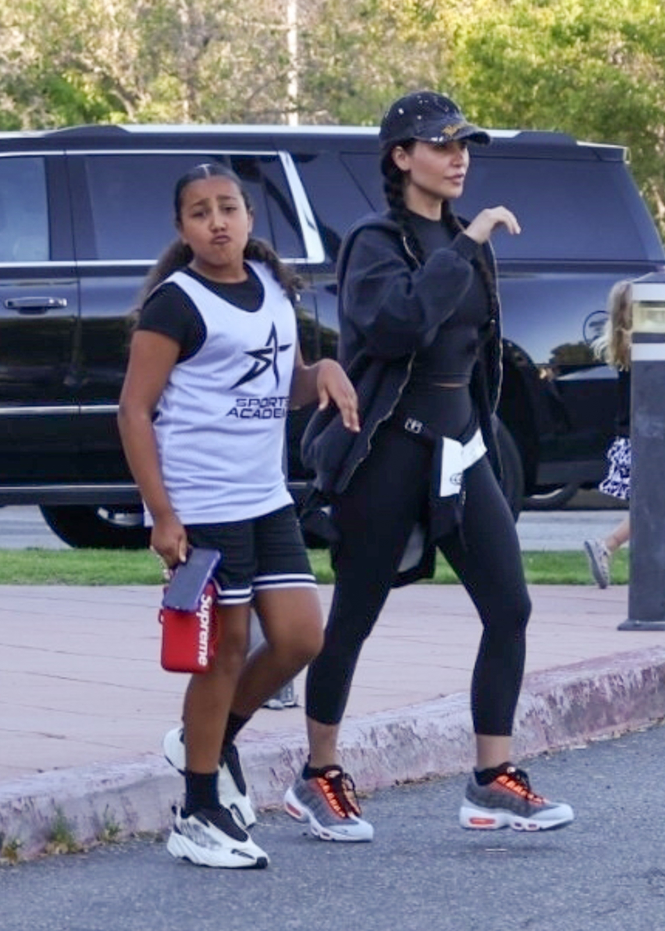 Access_Kardashian_01.jpg