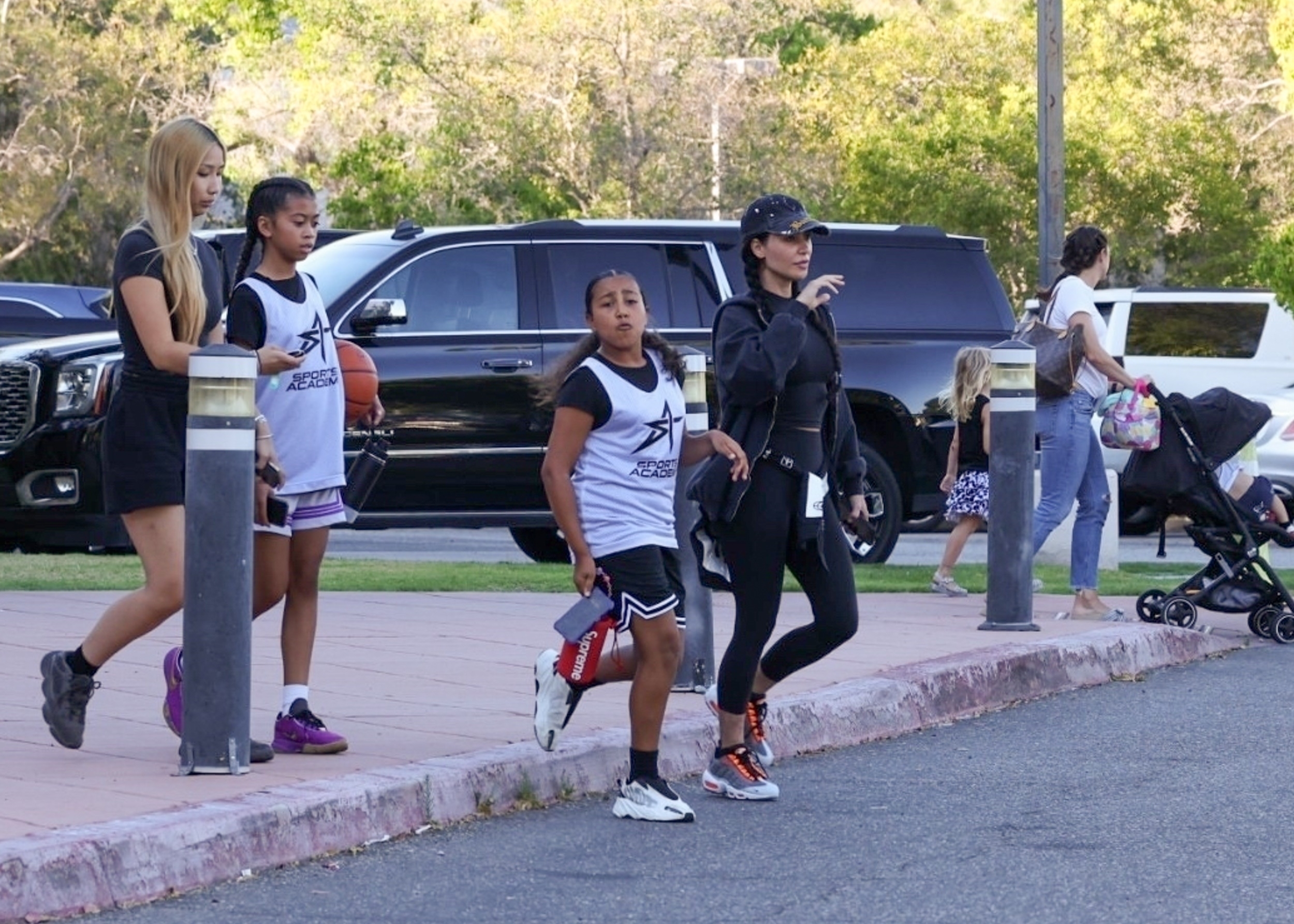 Access_Kardashian_07.jpg