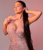 Access_Kardashian_001~0.jpg