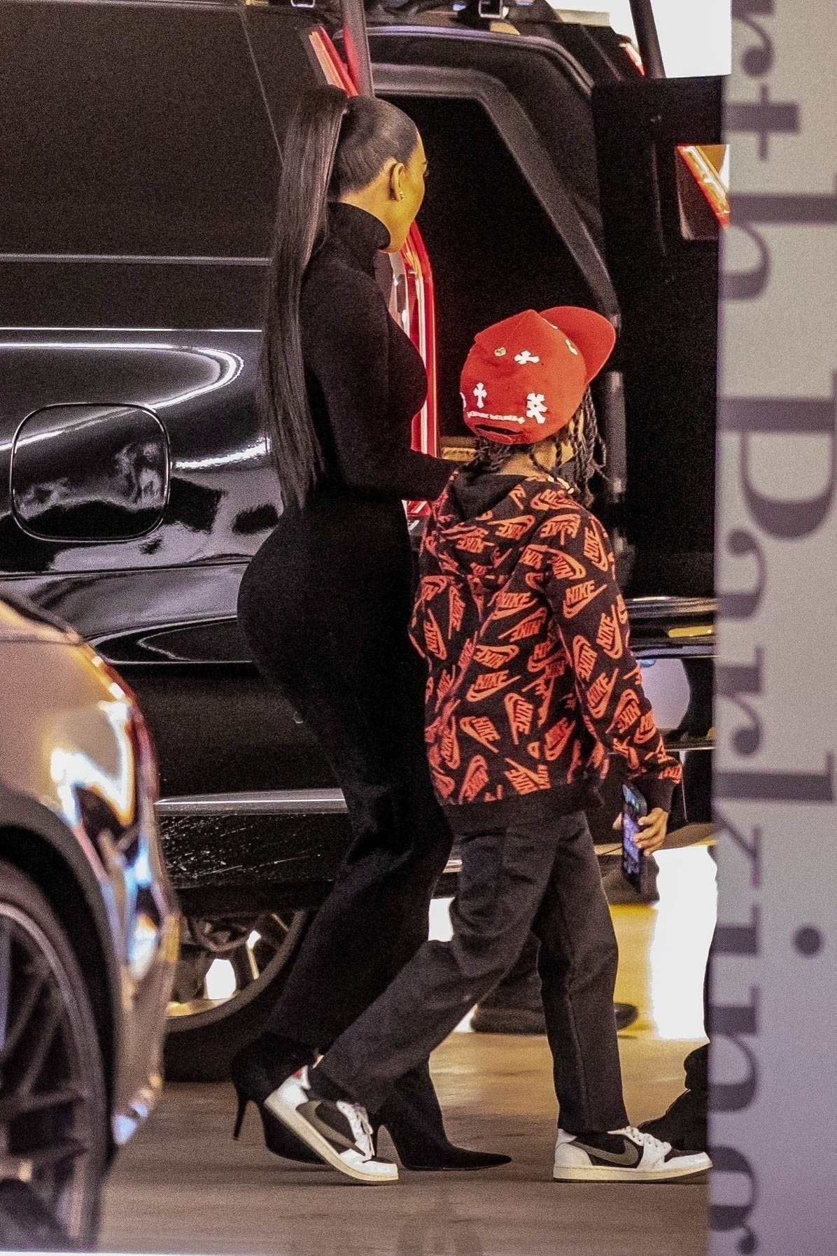 Access_Kardashian_07.jpg
