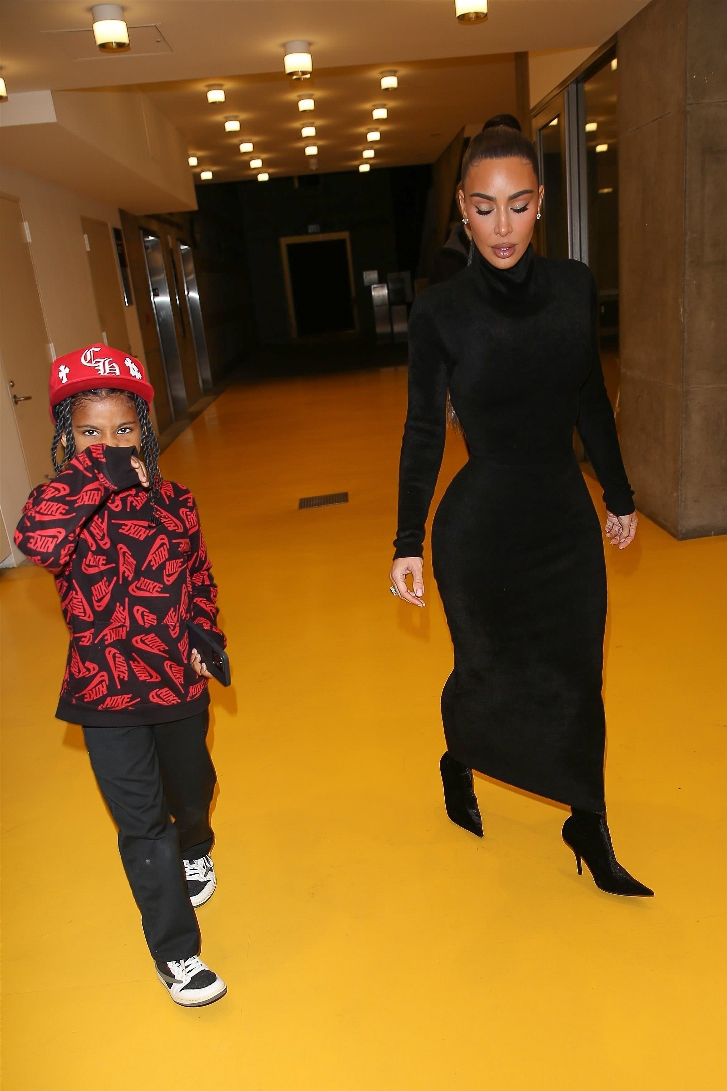 Access_Kardashian_07.jpg
