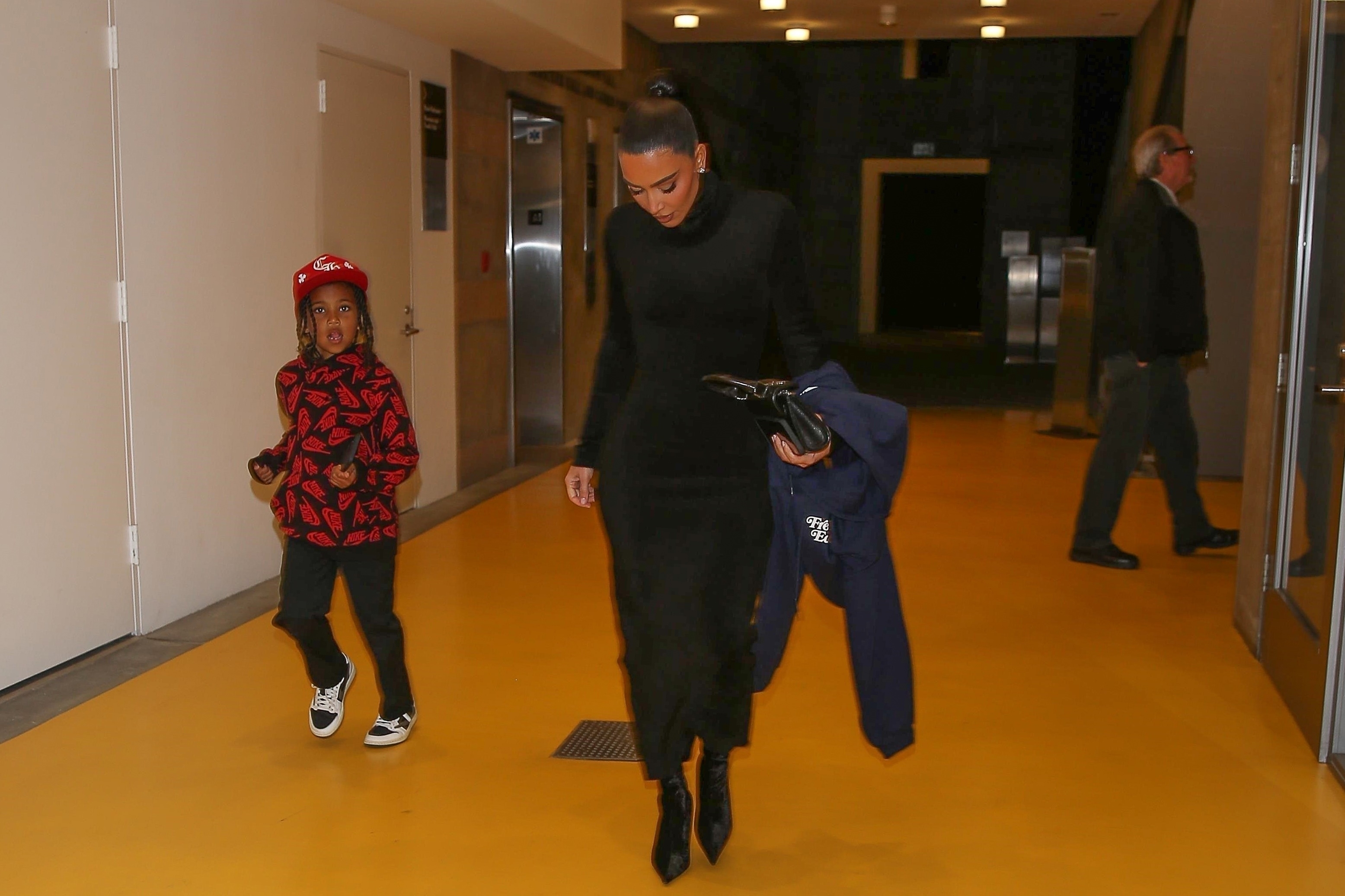 Access_Kardashian_08.jpg