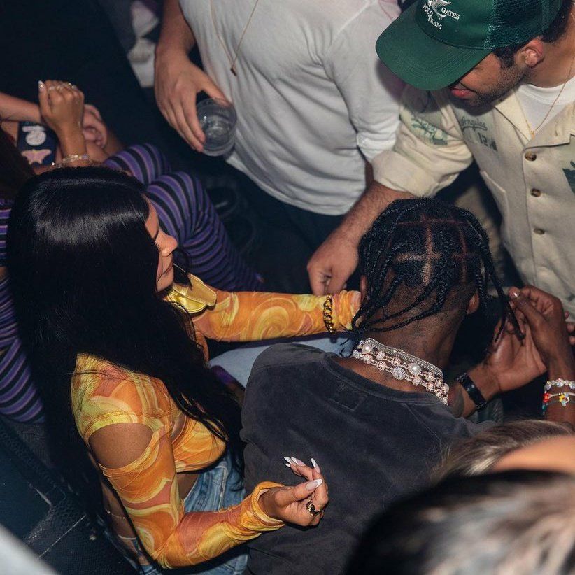 Access_Kardashian_001.jpg