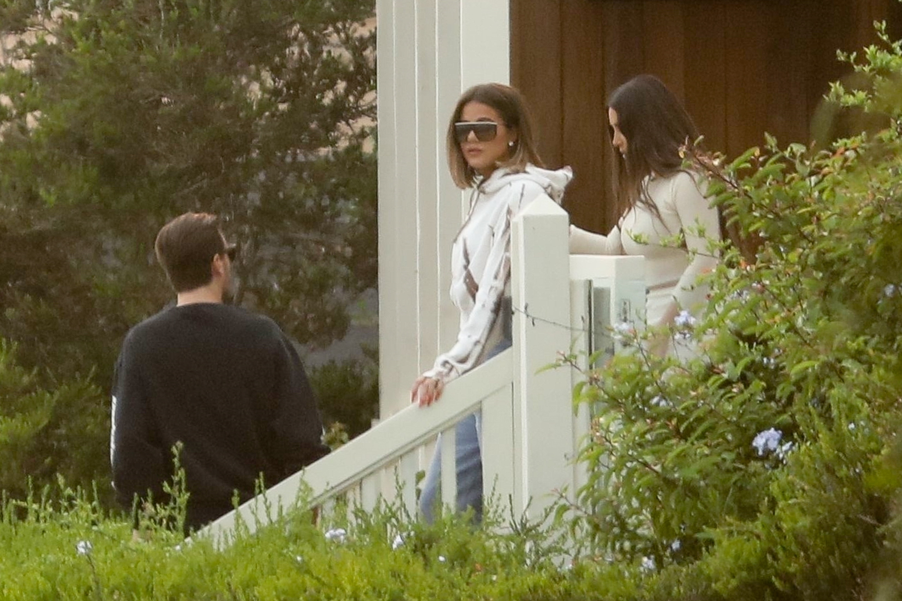 Access_Kardashian_005~0.jpg
