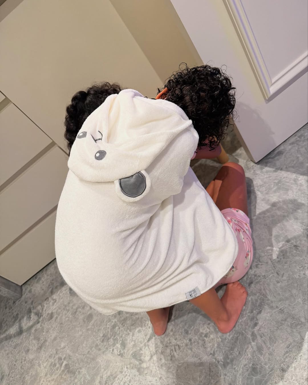 Access_Kardashian_4~8.jpg