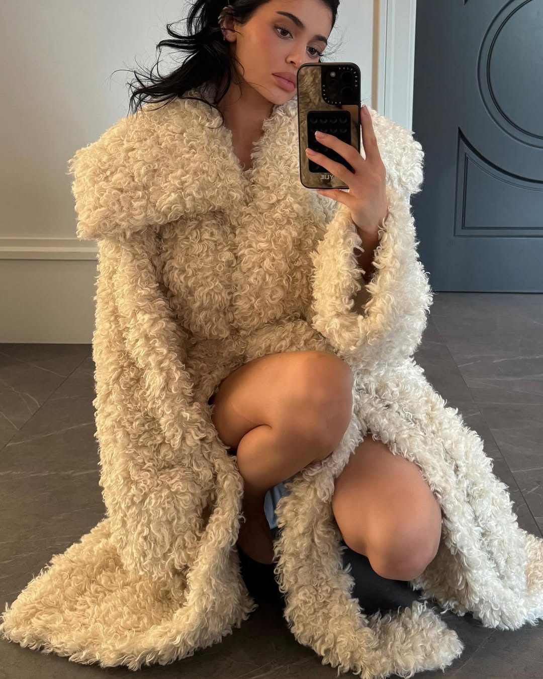 Access_Kardashian_3~4.jpg