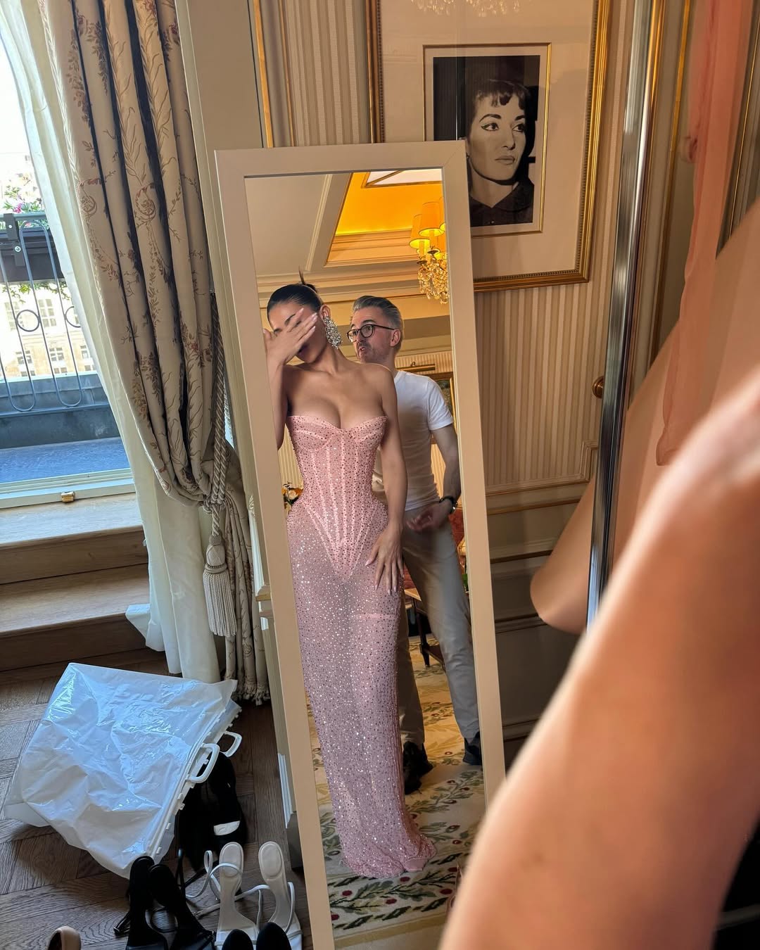 Access_Kardashian_4~5.jpg
