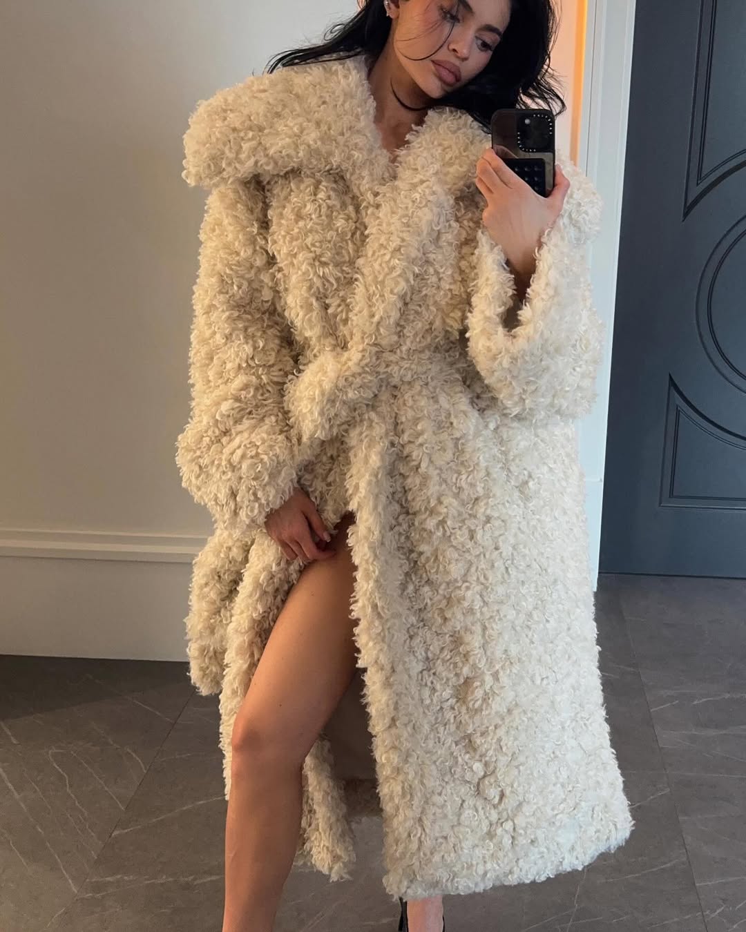 Access_Kardashian_6~2.jpg