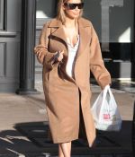 Access_Kardashian_03.jpg