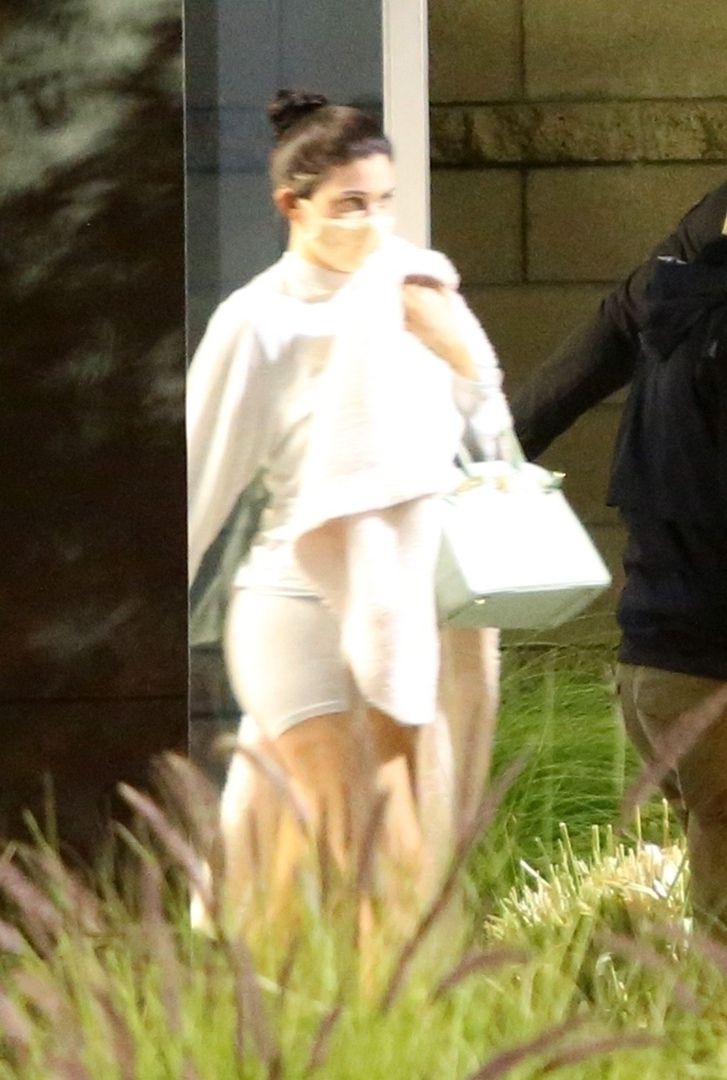 Access_Kardashian_001.jpg