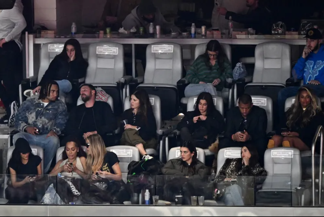 Access_Kardashian_04.png