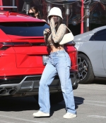 Access_Kardashian_001.jpg