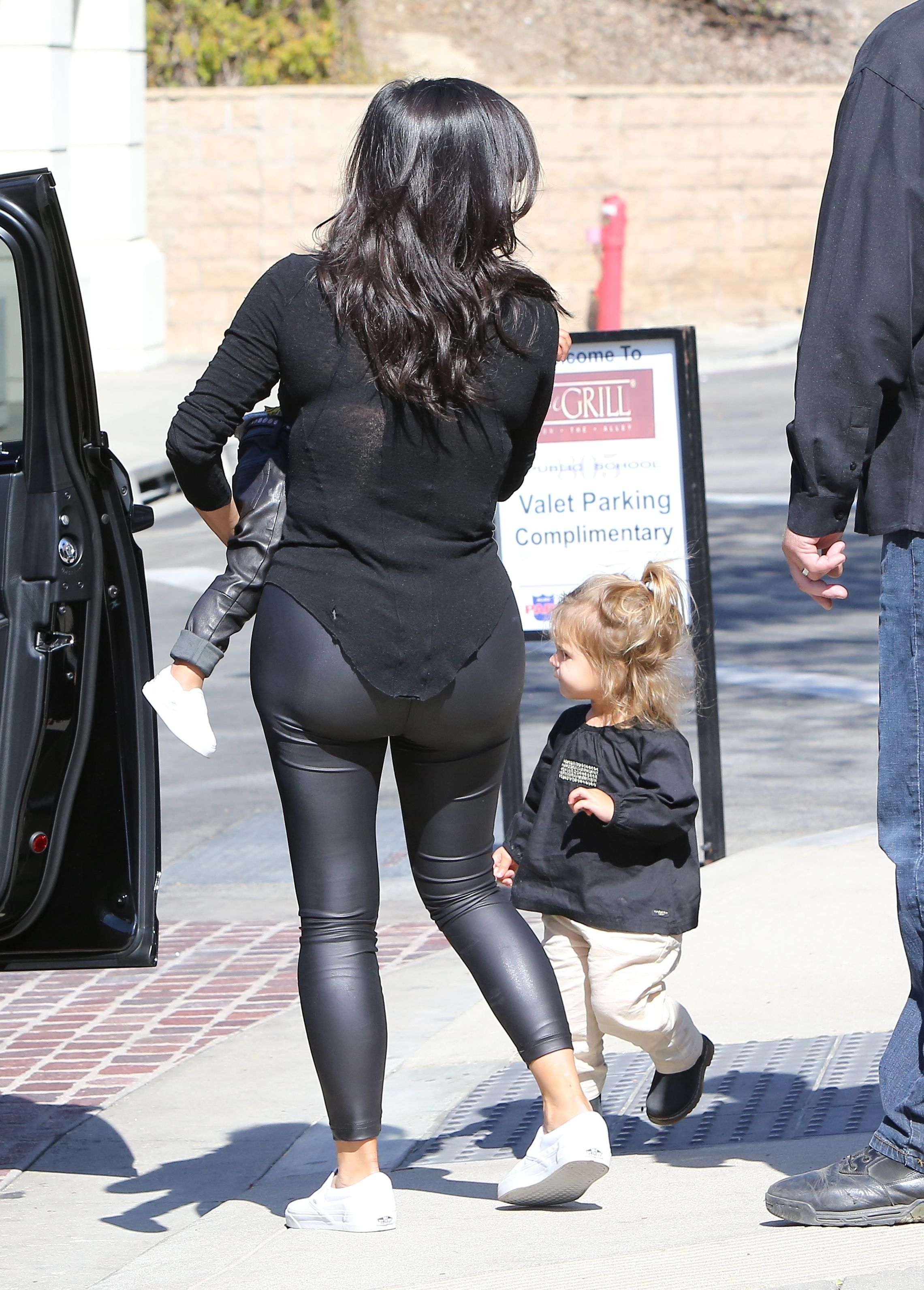 Access_Kardashian_01.jpeg