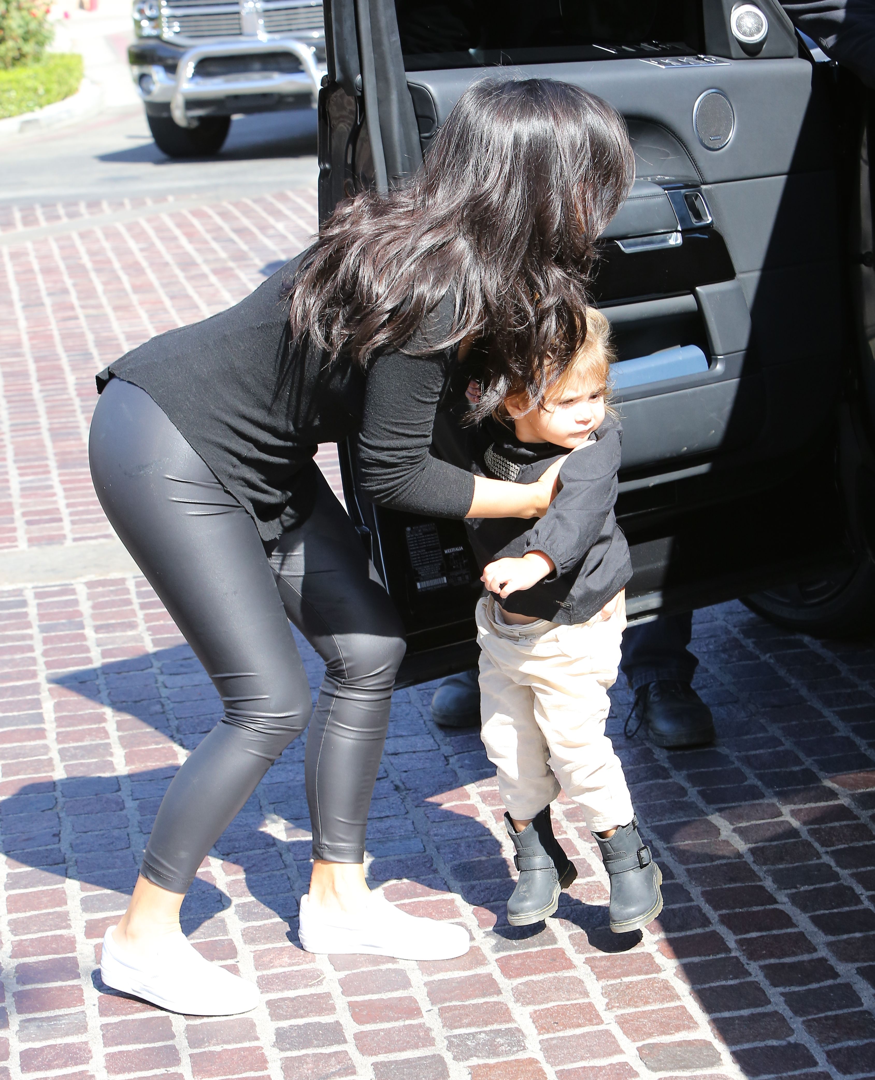 Access_Kardashian_08.jpg