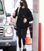 Access_Kardashian_002~0.jpg