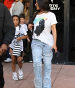 Access_Kardashian_08.jpg