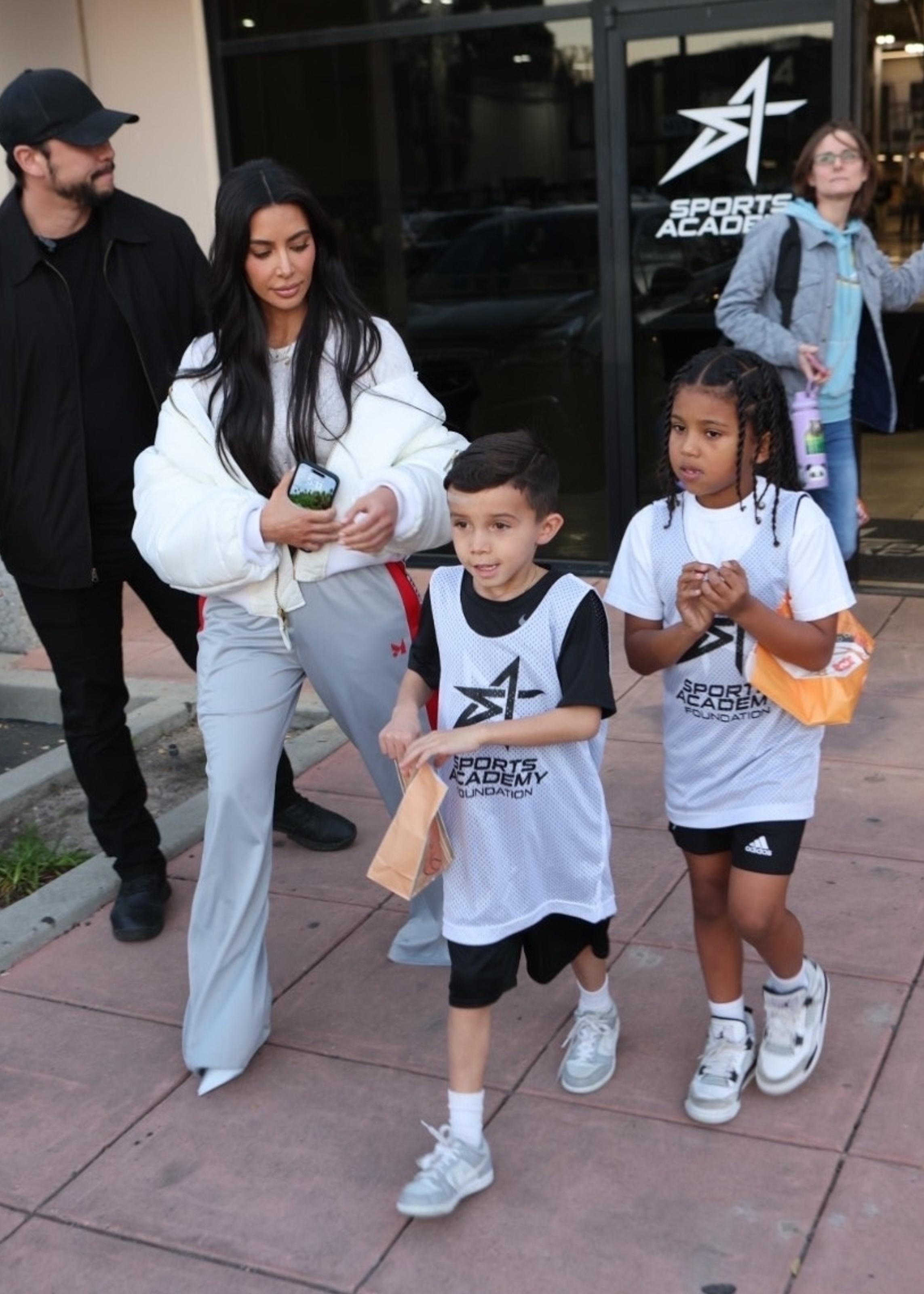 Access_Kardashian_01.jpg