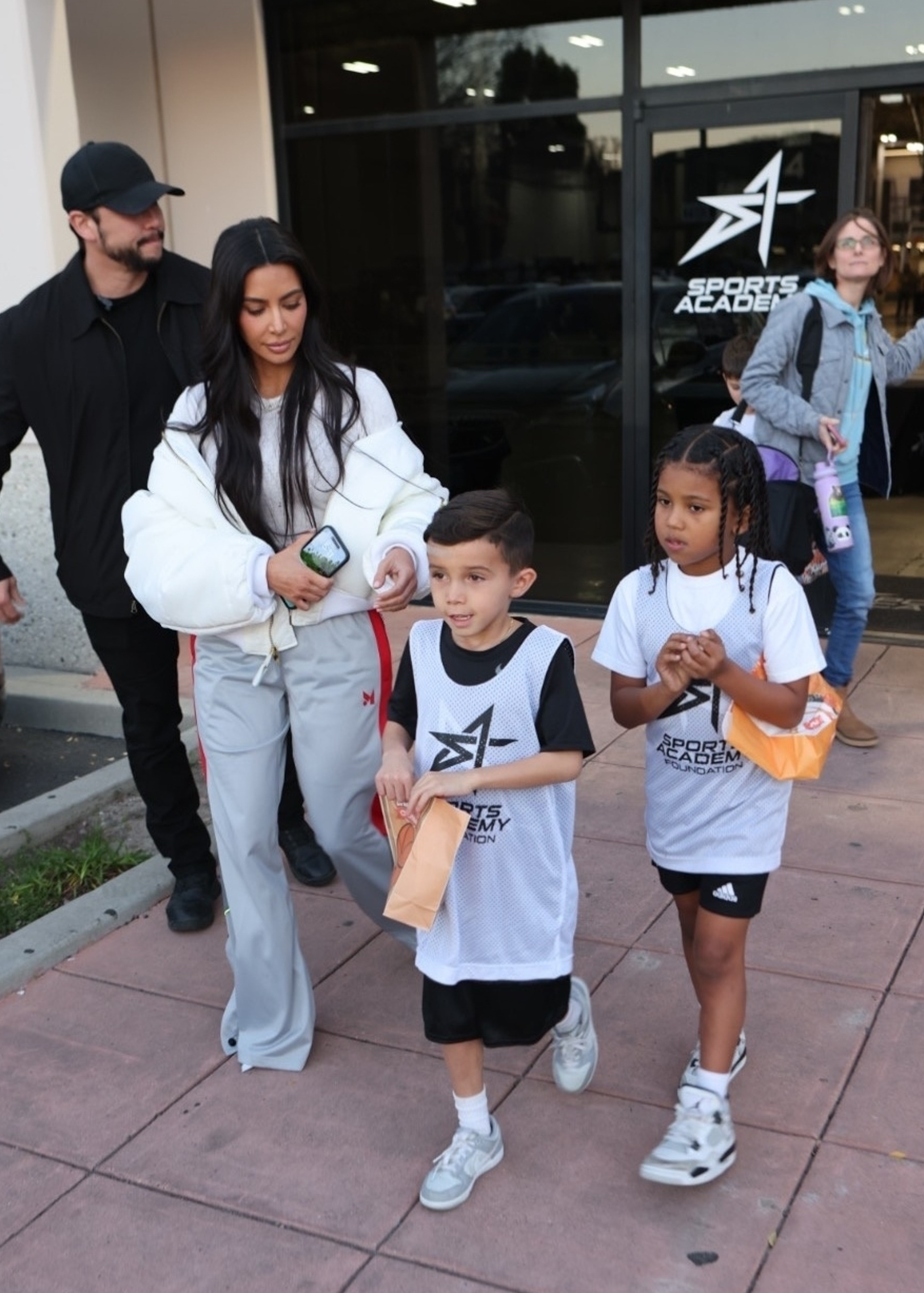 Access_Kardashian_02.jpg