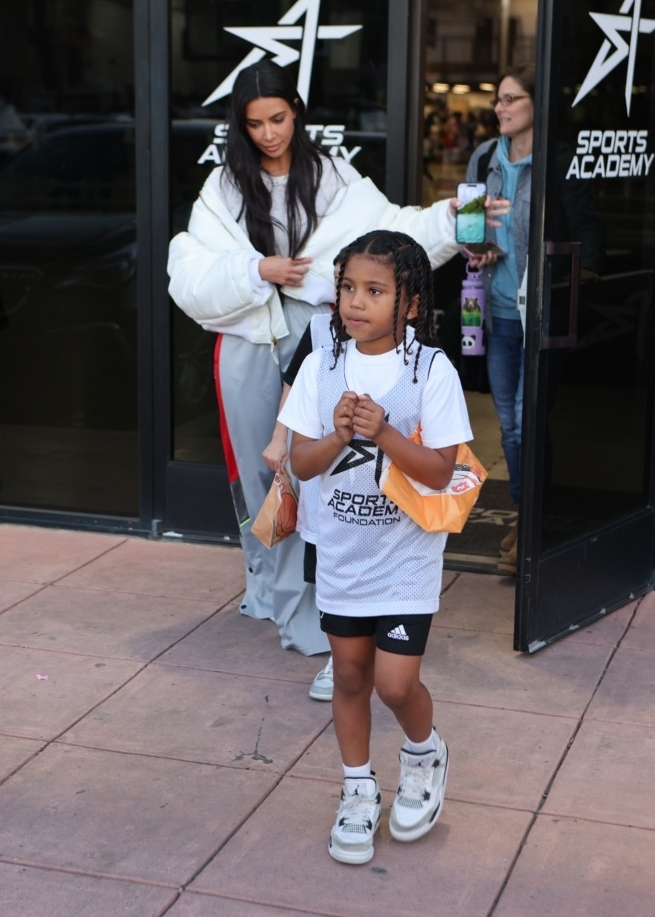 Access_Kardashian_06.jpg